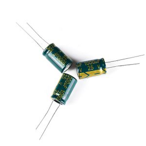 電容器的介質(zhì)對直流電流具有很大的阻礙作用